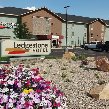 Ledgestone Hotel Vernal Exterior photo